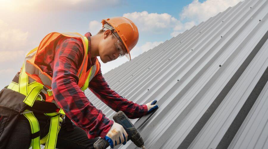 Professional gutter cleaning in Auburn, MI